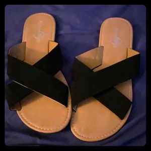 New sandals size 8/9